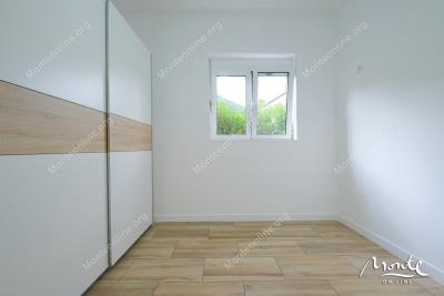 obnovlennyj-odnoetazhnyj-dom-s-vozmozhnostyu-nadstrojki-v-rajone-dumidran-tivat_08