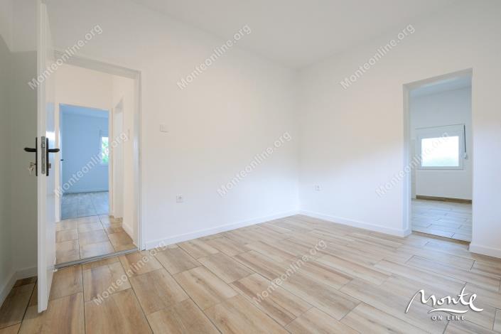 Image No.10-Maison de 4 chambres à vendre à Tivat