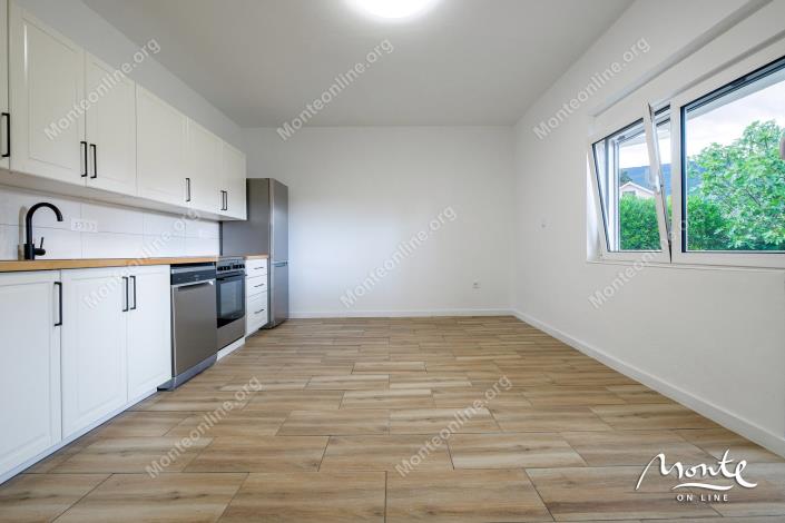 Image No.12-Maison de 4 chambres à vendre à Tivat