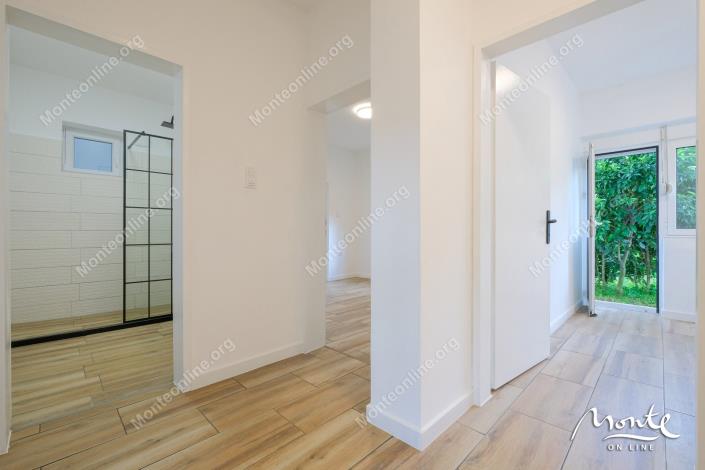 Image No.21-Maison de 4 chambres à vendre à Tivat