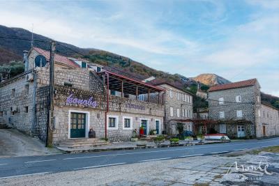 kamennyj-dom-na-pervoj-linii-v-kostanicze-investicziya-s-vidom-na-zaliv_14