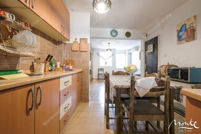 unikalnyj-3-etazhnyj-dom-v-starom-gorode-budvy-s-sadom_04