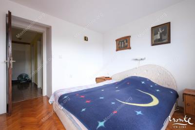 unikalnyj-3-etazhnyj-dom-v-starom-gorode-budvy-s-sadom_10