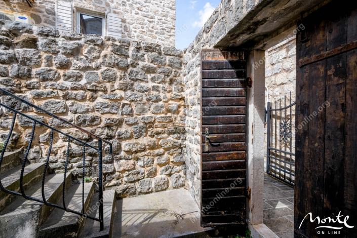 Image No.11-4 Bed Townhouse for sale