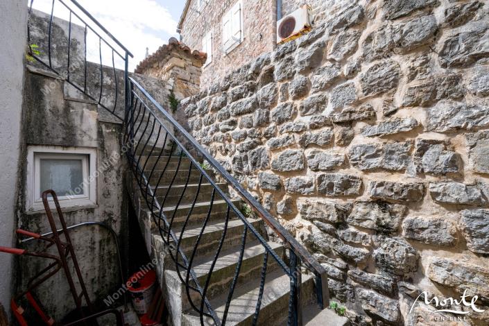 Image No.12-4 Bed Townhouse for sale