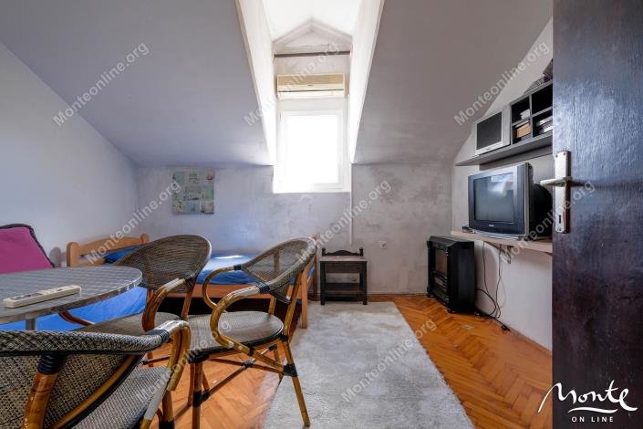 Image No.17-4 Bed Townhouse for sale