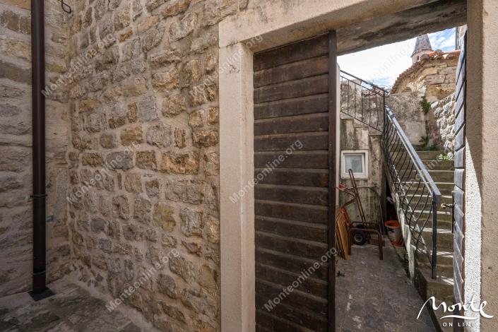 Image No.26-4 Bed Townhouse for sale