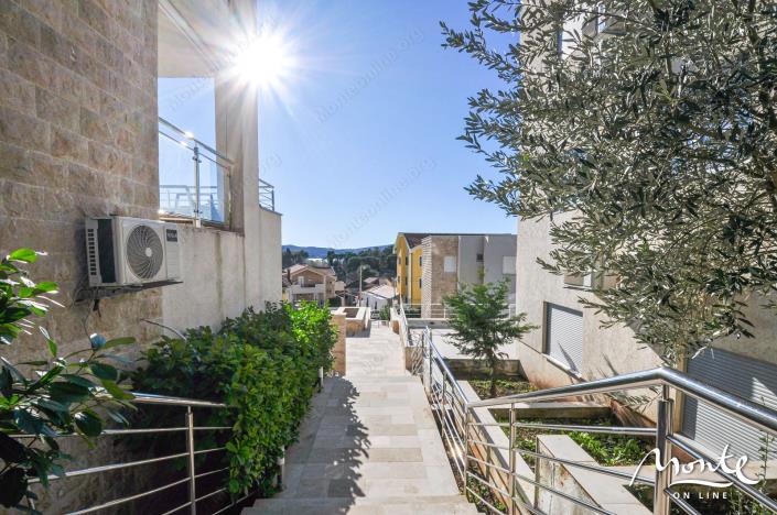 Image No.3-Appartement de 1 chambre à vendre à Tivat