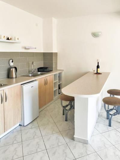 Image No.7-19 Bed Hotel for sale