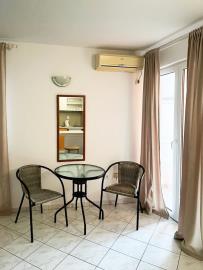 otel-s-panoramnymi-vidami-v-petrovcze_05