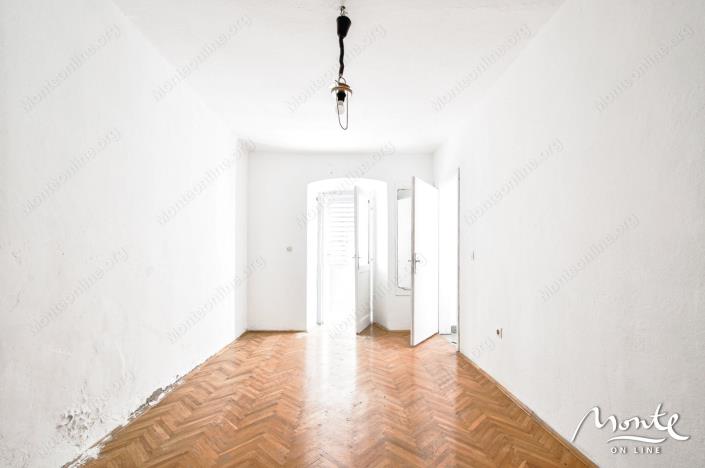 Image No.25-Maison de 4 chambres à vendre à Tivat