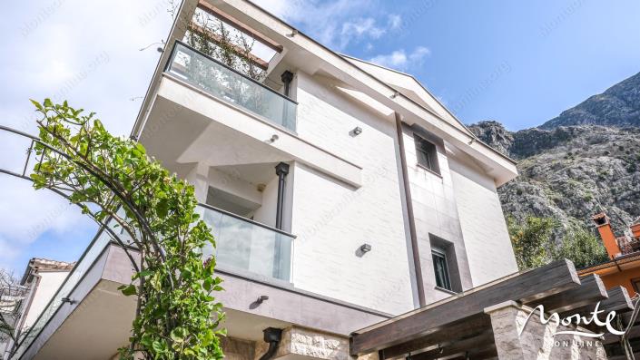 Image No.2-5 Bed Villa for sale