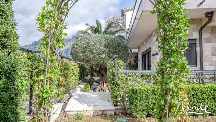 Image No.6-5 Bed Villa for sale