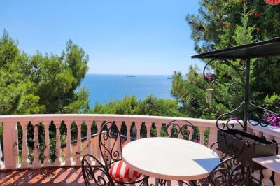 prostornyj-3-etazhnyj-dom-v-tihom-rajone-bara-s-vidom-na-more_23