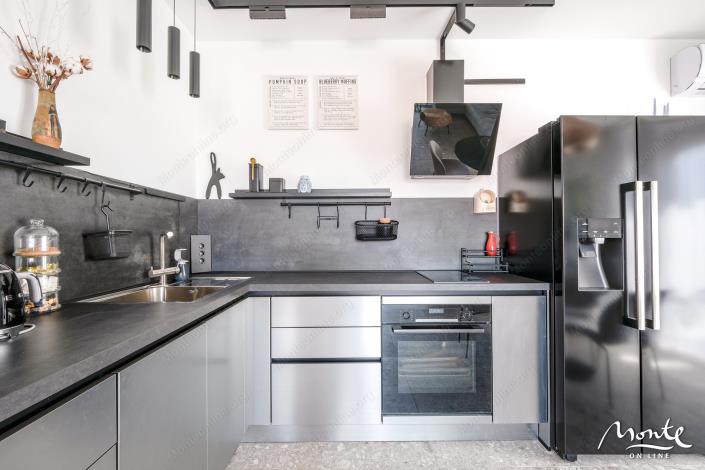 Image No.8-3 Bed Flat for sale