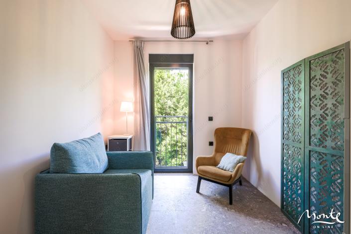 Image No.21-3 Bed Flat for sale