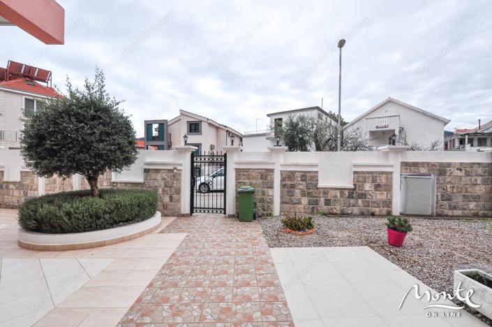 Image No.15-Un hôtel de 33 chambres à vendre à Budva