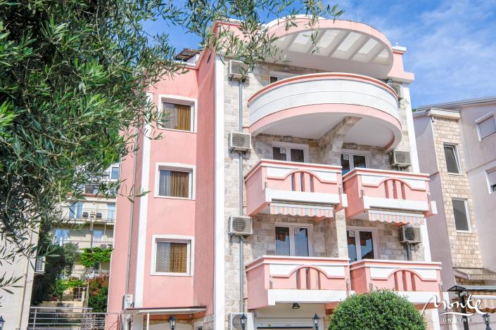 Image No.2-Un hôtel de 33 chambres à vendre à Budva