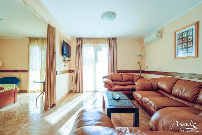 Image No.27-Un hôtel de 33 chambres à vendre à Budva