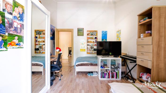 Image No.22-4 Bed Townhouse for sale