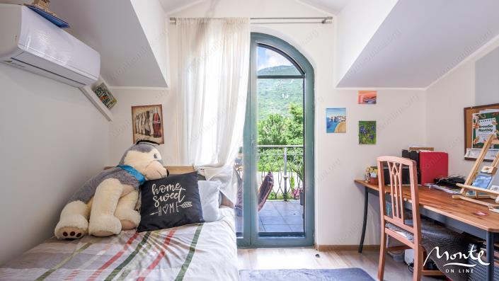 Image No.23-4 Bed Townhouse for sale