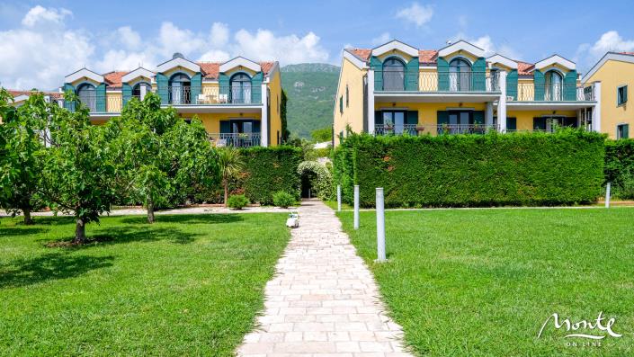 Image No.26-4 Bed Townhouse for sale