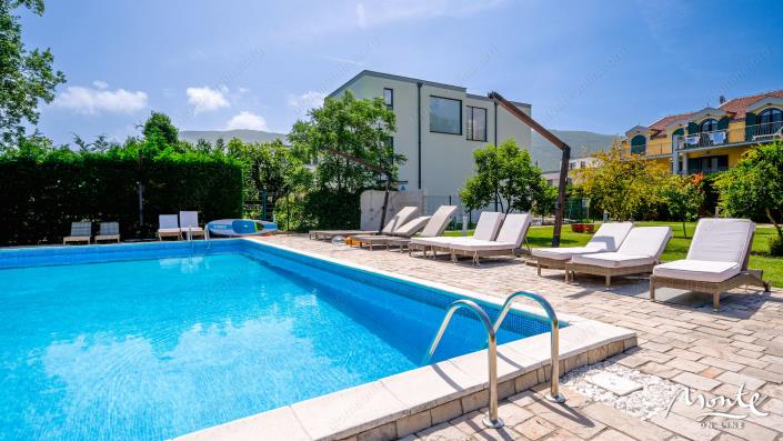 Image No.2-4 Bed Townhouse for sale