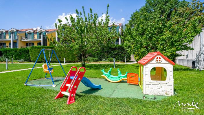 Image No.32-4 Bed Townhouse for sale