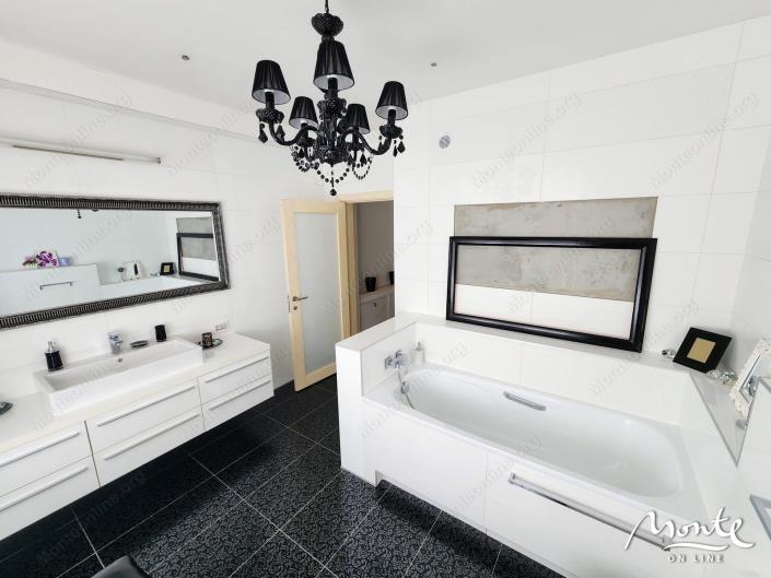 Image No.39-Villa de 6 chambres à vendre à Sveti Stefan