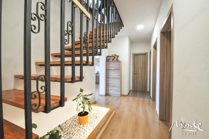 Image No.23-Maison de 11 chambres à vendre à Tivat