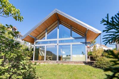 prostornyj-dom-s-3-spalnyami-i-velikolepnymi-vidami-na-boko-kotorskij-zaliv-v-tivate_06