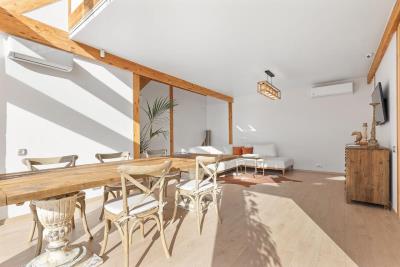 prostornyj-dom-s-3-spalnyami-i-velikolepnymi-vidami-na-boko-kotorskij-zaliv-v-tivate_08