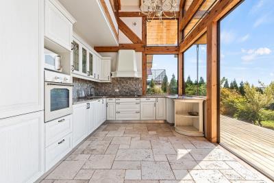 prostornyj-dom-s-3-spalnyami-i-velikolepnymi-vidami-na-boko-kotorskij-zaliv-v-tivate_14