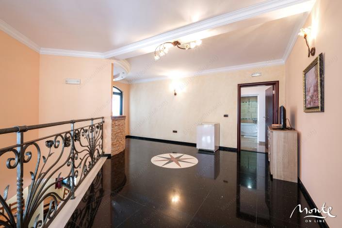 Image No.17-Villa de 7 chambres à vendre à Petrovac