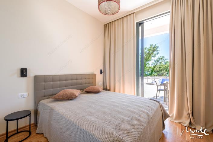 Image No.24-4 Bed Townhouse for sale