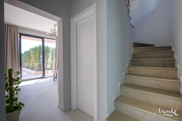 Image No.38-4 Bed Townhouse for sale