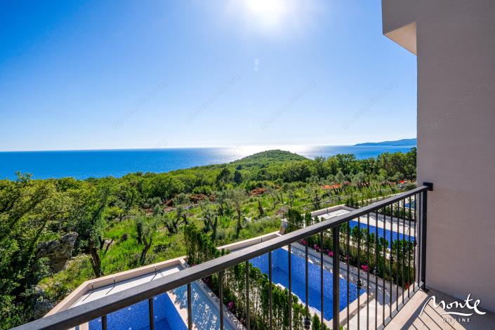 Image No.46-4 Bed Townhouse for sale