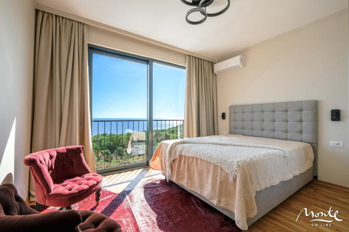 Image No.49-4 Bed Townhouse for sale