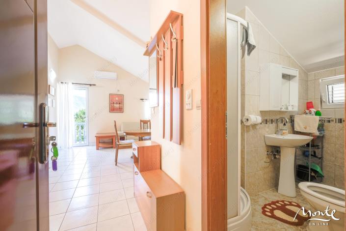 Image No.2-Appartement de 2 chambres à vendre à Kotor