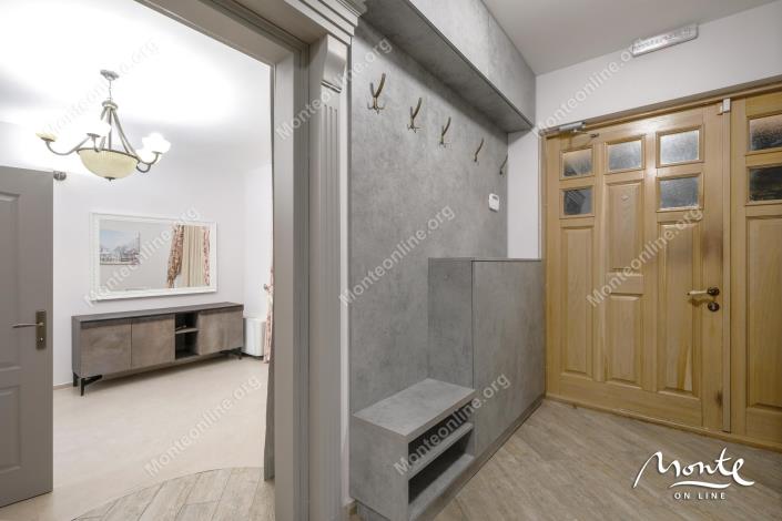 Image No.5-Maison de 5 chambres à vendre à Tivat