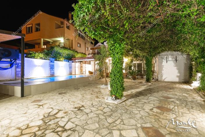 Image No.38-Maison de 5 chambres à vendre à Tivat