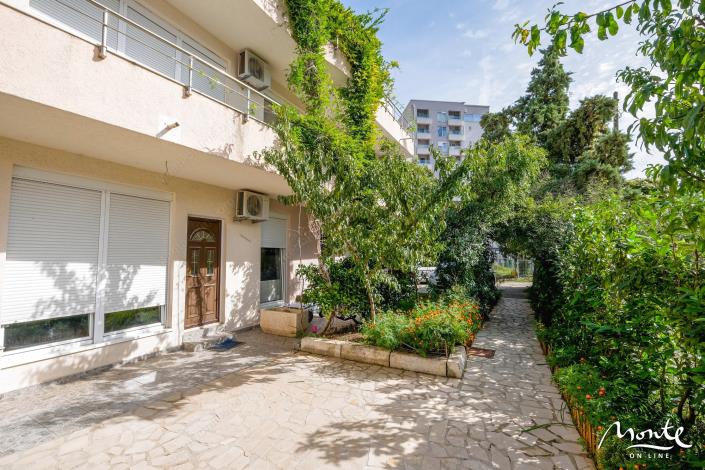 Image No.10-13 Bed Hotel for sale