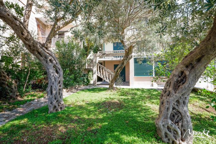 Image No.6-Maison de 8 chambres à vendre à Sveti Stefan