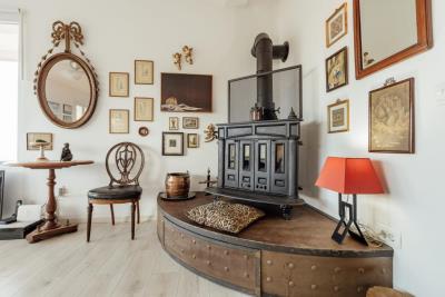 sovremennaya-villa-s-bassejnom-v-zhivopisnom-podi-herczeg-novi_01