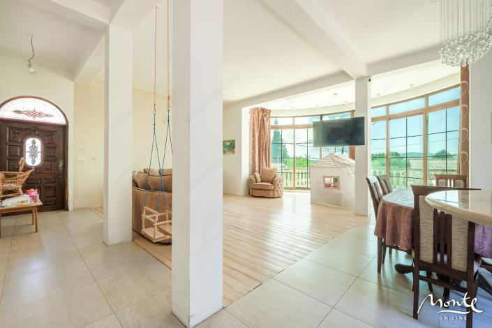 Image No.9-6 Bed House for sale