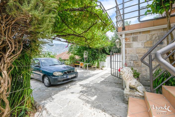 Image No.4-4 Bed Cottage for sale