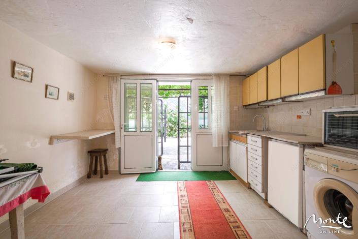 Image No.6-4 Bed Cottage for sale