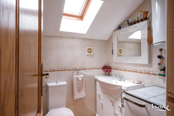 Image No.9-4 Bed Cottage for sale