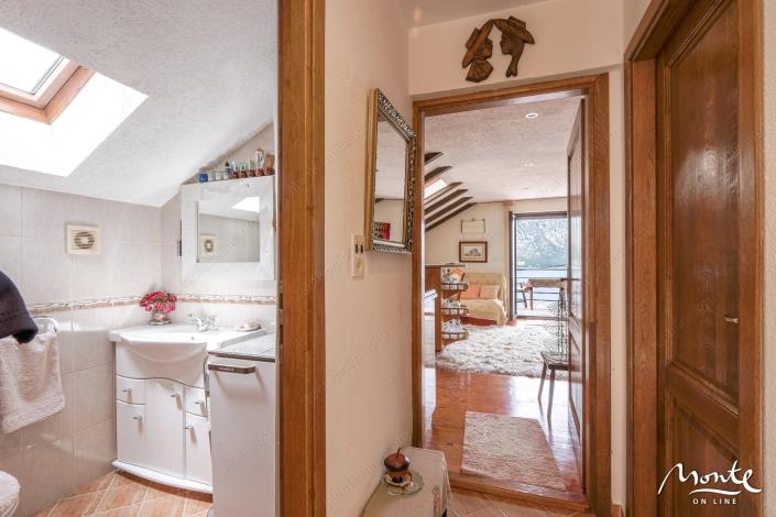 Image No.11-4 Bed Cottage for sale