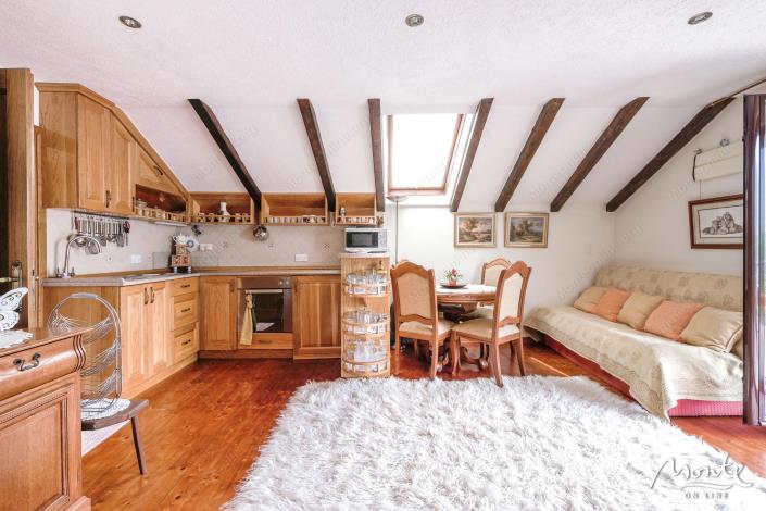 Image No.17-4 Bed Cottage for sale